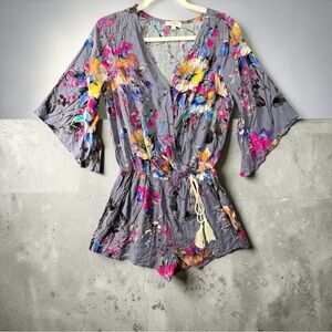 Umgee Gray Ramsey Floral Chic Boho Romantic Faux Wrap Romper Size small